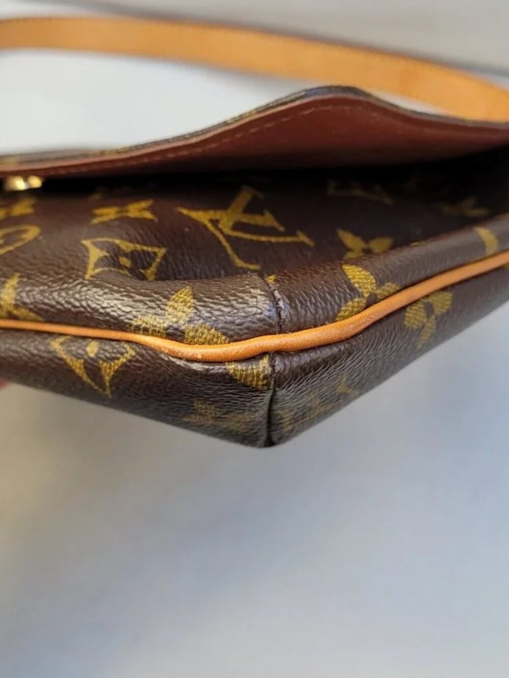 Louis Vuitton Musette Tango Shoulder Bag - Picture 13 of 16